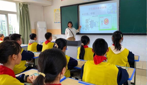 让校园充溢阳光花香让英勇的生命之花在时间的枝头开放美的希冀 让校园充溢阳光花香让英勇的生命之花在时间的枝头开放美的希冀